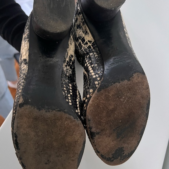 Chic Isabela Marant Danae python bootie - Picture 4 of 8